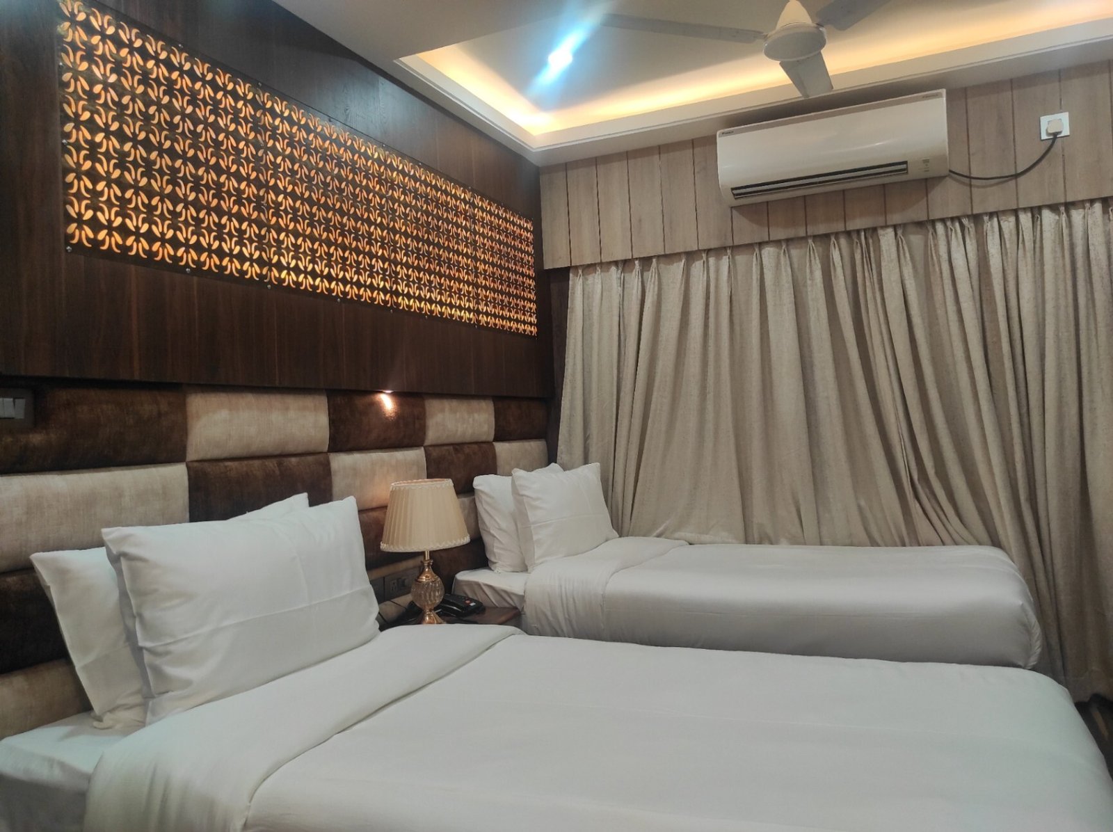 Sliver Twin Room